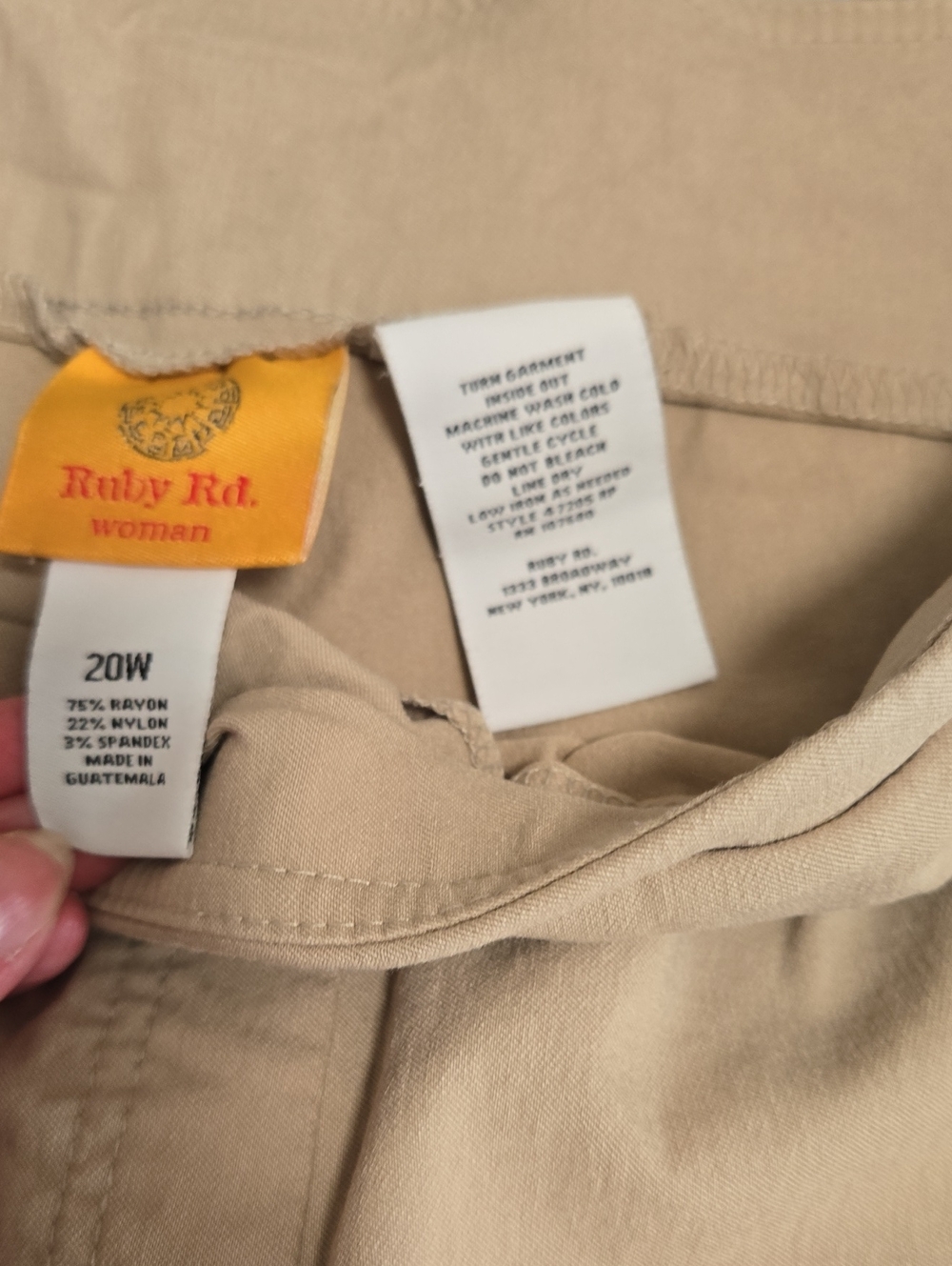 Ruby Rd. Khaki/Tan Capris Pull On